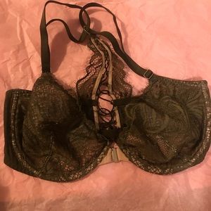 34DD unlined front close- very sexy edition